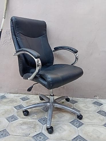 Офисные столы: С колесиками, Рукояти не регулируются, Кожзаменитель — 3