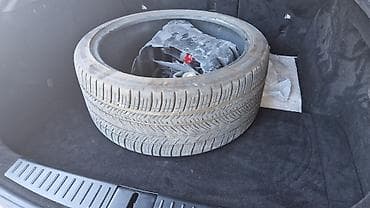 Michelin təkər 265 35 21 az istifadə olunub. 1 ədəd, istehsal ili
