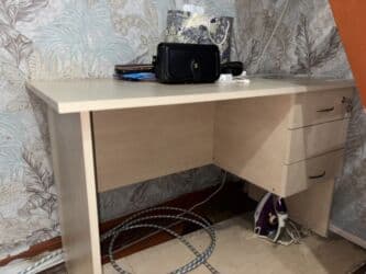 stolustu kompyuter: Kompüter masası, Yeni — 1