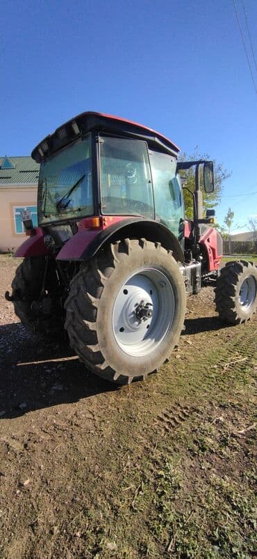 cayka maşın: Belarus 1523 traktor - Rəng: qırmızı, tam kabinli - Güclü ön çəkidə — 7