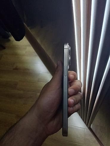ipone mini: IPhone 15 Pro, 256 GB, Natural Titanium, Simsiz şarj — 4
