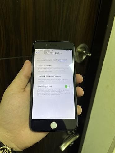 15 pro max ikinci el: IPhone 8 Plus, 64 GB, Qara, Zəmanət, Barmaq izi, Simsiz şarj — 9