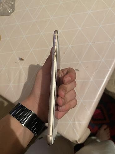 samsung a20 64: IPhone 8 Plus, 64 GB, Barmaq izi — 2