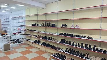 Ayaqqabı mağazası üçün vitrin və mağaza avadanlıqları Ideal — 3