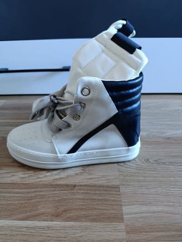 sport ayaqqabı: Rikovens. 39razmer — 2