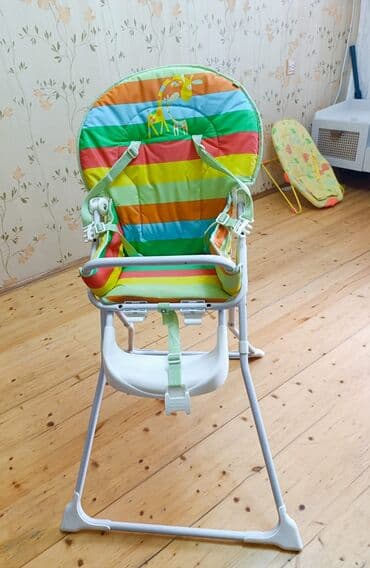 uşaq ucun yemek stolu: Uşaq yemək stulu - Rəngli zolaqlı oturacaq, arxasında zürafə naxışı - — 1