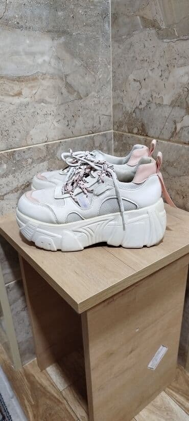 fitnes üçün qadın krosovkaları: Ölçü: 38, rəng - Ağ, Yeni — 2