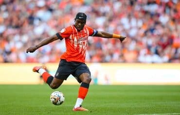 велюровые мужские спортивные костюмы: SALAM ALEYKUM HAMIYA MƏN MÜDAFIƏÇIYEM MINI FUTBOL ÜZRƏ KLUB AXTARIRAM — 1