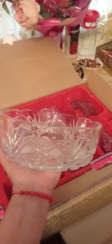 Xrustal qutusunda 15 m böyük ölçülü ayaglı hündür olanlar 10 m tezedi