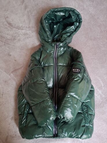 Dəstlər: Uşaq şişmə qış gödəkçəsi – tünd yaşıl, parlaq fakturalı — 1