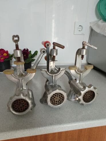 hinduşka əti qiyməti: Əl ilə ət çəkən maşınları satılır. 1 ədədin qiyməti 30 m — 6