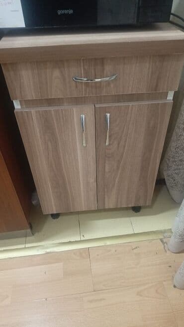 qoz agacindan stol: Güzgüsüz — 1