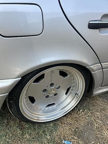 bmw e36 angel: Mercedes-Benz C-Class: 2.3 l | 1998 il Sedan — 6