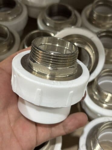 tikinti material: Ağ rəngli, metal dişli adapter. Bu adapter, boru sistemlərində — 5