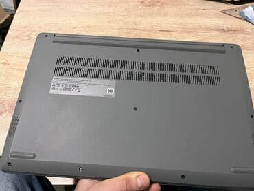 Фото и видеокамеры: Lenovo noutbuk - Model xətti: Lenovo (gövdədə loqo). Gümüşü rəng — 2