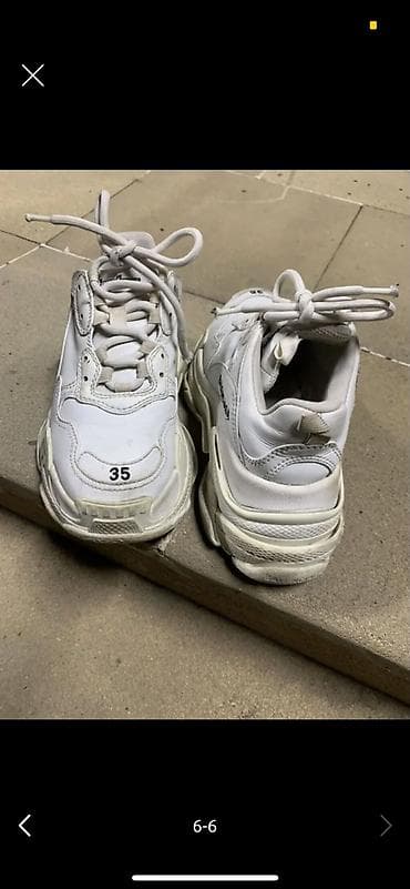 batinka modelleri: Balenciaga Triple S ağ rəngdə krossovkalar. - Model: Balenciaga — 6