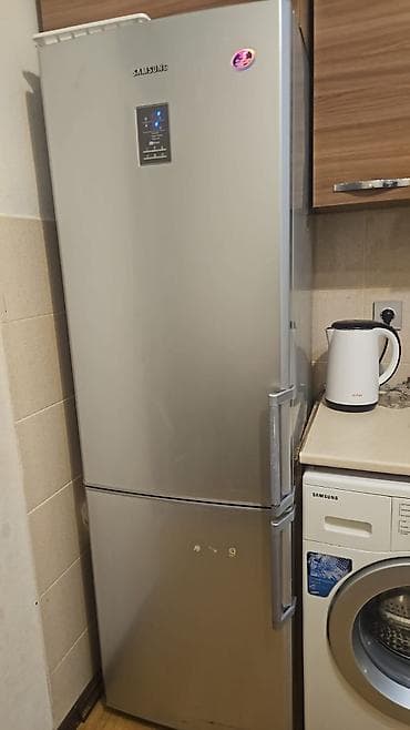 2 qapılı Samsung Soyuducu Satılır, rəng - Gümüşü