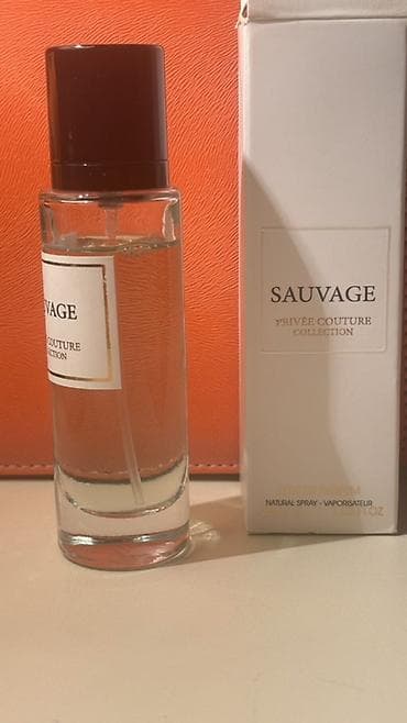 Az istifade olunub, baharstoredan almisam Sauvage Privée Couture