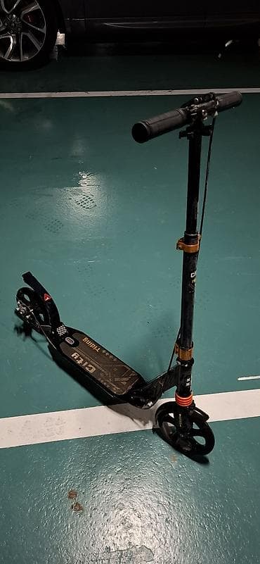samokat satilir: Şəhər tipli kick skuter Xüsusiyyətlər: - Böyük təkərlər: ön və arxa — 3