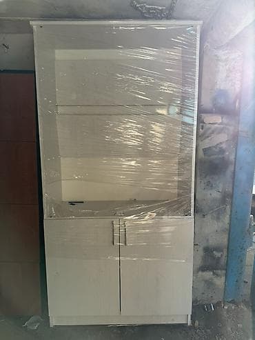 mini yatar: Şüşəli dolab vitrini — 1