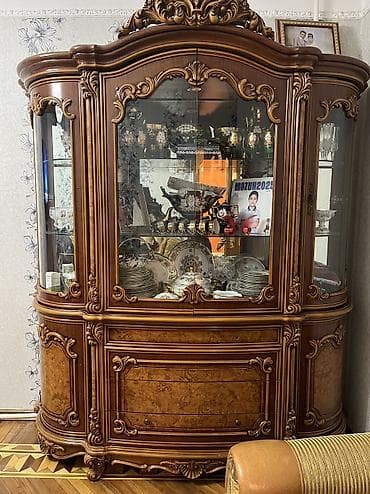 Avadanlığın icarəsi: Şüşəli dolab vitrini — 1