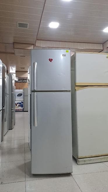 Iki qapılı soyuducu (yuxarıda dondurucu, aşağıda soyuducu bölmə) Əsas