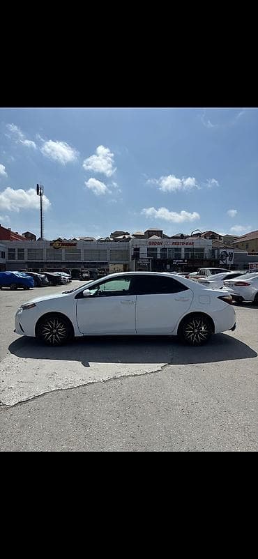 Toyota Corolla, ağ rəng,sedan gövdə. I - Nömrə nişanı: 99-KY-573 — 10
