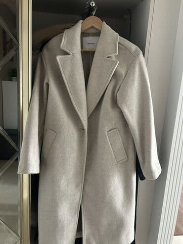 qaqa geyimi: Пальто, Bershka, S, цвет - Серый — 1