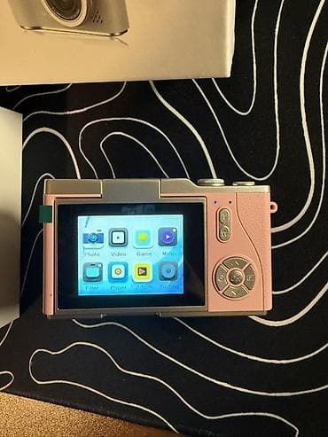 vidyo kameralar: Vlogging üçün 8X Rəqəmsal Zoom Kameraları, 6.1 sm IPS Ekranlı — 5