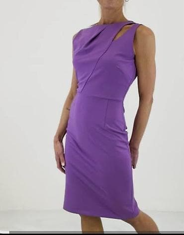 Italyan brendi.Bənövşəyi rəngdə, dizə yaxın uzunluqda, qolsuz