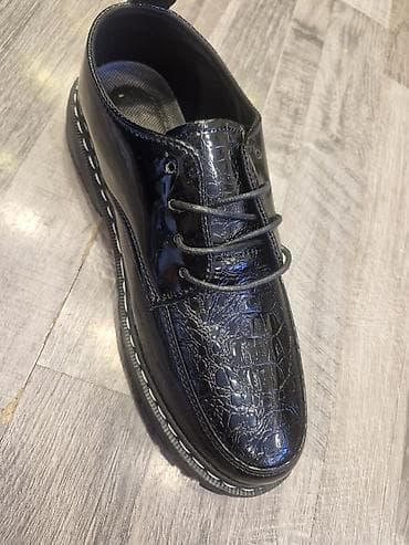 Туфли: Qara laklı dəri ayaqqabı yumuşaq ayaqqabıdı 40 razmerdi alındı dar — 1