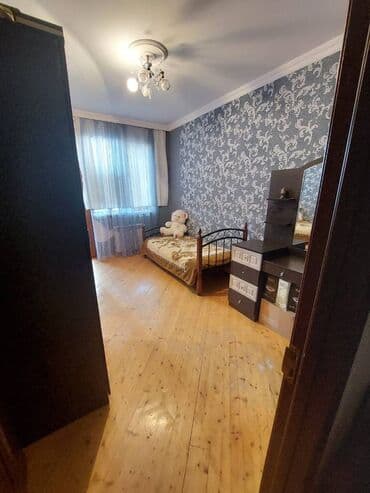 разин: Bakıxanov qəs., 3 otaqlı, Yeni tikili, 82 kv. m — 2