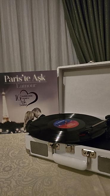 Vinil çalğı aparatı – çamadan dizaynlı, portativ - Rəng: ağ, metalik — 8