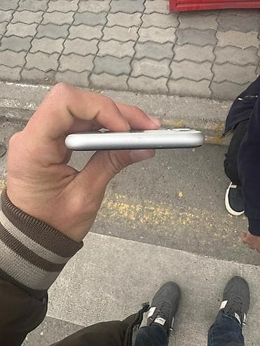 2 ci el iphone 14: IPhone 11, 64 GB, Gümüşü, Face ID — 4