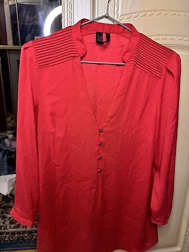 Plaşlar: Mango qadın bluzası - Rəng: parlaq qırmızı - Ölçü: EUR XS (USA XXS — 2