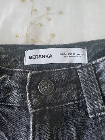 Cinslər, Bershka, 2XS, rəng - Qara