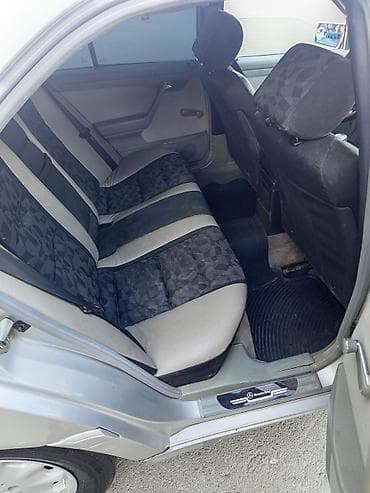 ford transit bufer: Mercedes-Benz C-Class: 2 l | 1995 il Sedan — 10