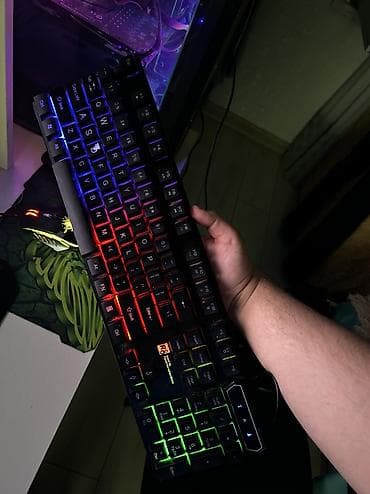 netbook satiram: GAMING KLAVIATURA Qirigi cati yoxdu Tezesin alimisham deye ehtiyac — 1