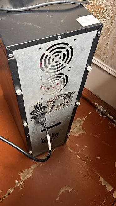 14 disklər: Tam islek veziyetde 11 disc zapis edir halhazirda 7 disc DVD çoxaldıcı — 5