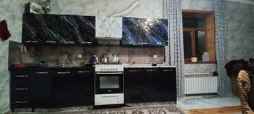 çarpayıya bitişik stol: Mətbəx mebeli dəsti - Üst və alt dolablar: Qara rəngli, mərmər — 3