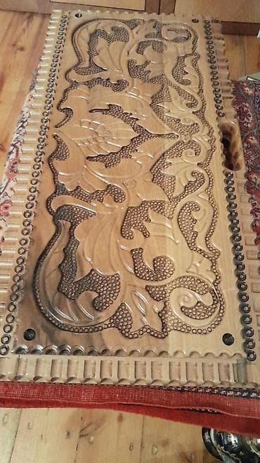 böyük şahmat taxtası: Ağacdan oyma nərd dəsti 2 ədədir - Material: təbii ağac (şəffaf lakla — 3