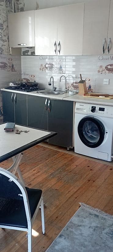 bulbulede bina evleri: 3 otaqlı, 55 kv. m, Orta təmir — 4