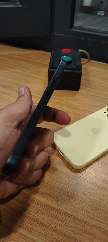 11 pro dubay: IPhone 13, 128 GB, Qara, Face ID — 7