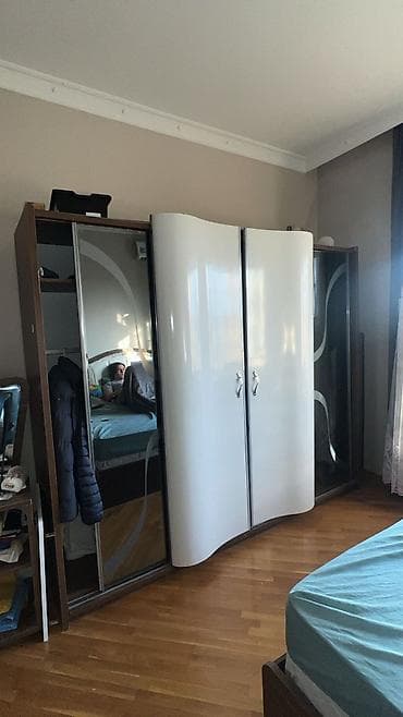 Təcili evdən çıxmalıdır‼️Dolab, 2 tumba və tryumo. 350 man. Ünvan — 2