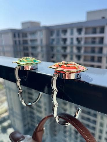 Наручные часы: Çanta asılqanları Məhdud saydadır, metrolara çatdırılma — 2