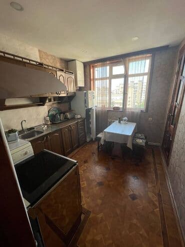 şəhər bağları mənzil satılır: Bakı, 3 otaqlı, Köhnə tikili, m. Xalqlar Dostluğu, 100 kv. m — 9