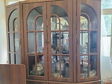 Taxta vitrinq dolabı - Material: ağac əsaslı (taxta teksturalı)
