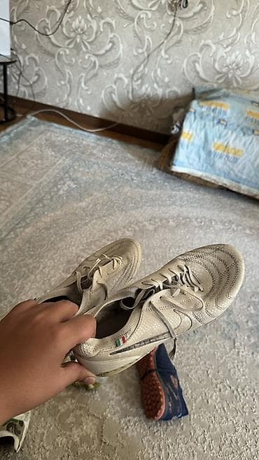 адидас: Nike Tiempo Legend futbol butsaları
Alinib 120 azn e — 2