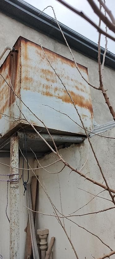 islenmis su ceni: Bak, Metal, 1000 l l, İşlənmiş, Ünvandan götürmə — 1