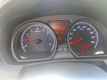 ucuz avto: Nissan Note, qara rəng, 5 qapı, şəhər üçün kompakt və ekanom maşındır — 8